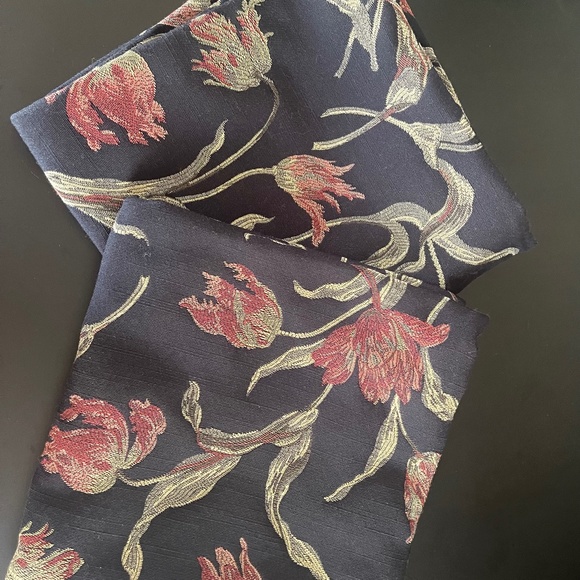 IKEA ÅLANDSROT Hand Embroidered French Tulip Pattern Cushion Covers Set of 2 - Picture 3 of 10